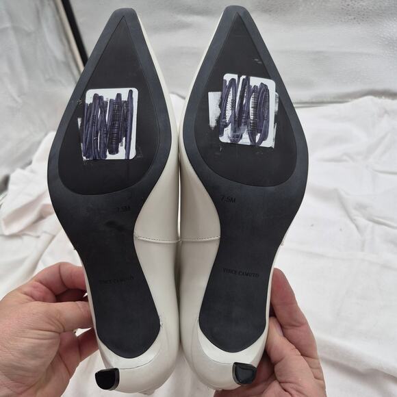 NEW Vince Camuto Quindele pointed-toe leather ankle boots white size 7.5 M - Picture 4 of 6